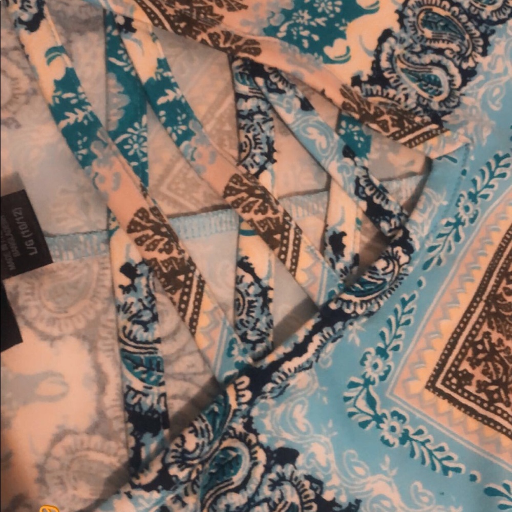 Dress/ gown with hippi style and floral motifs